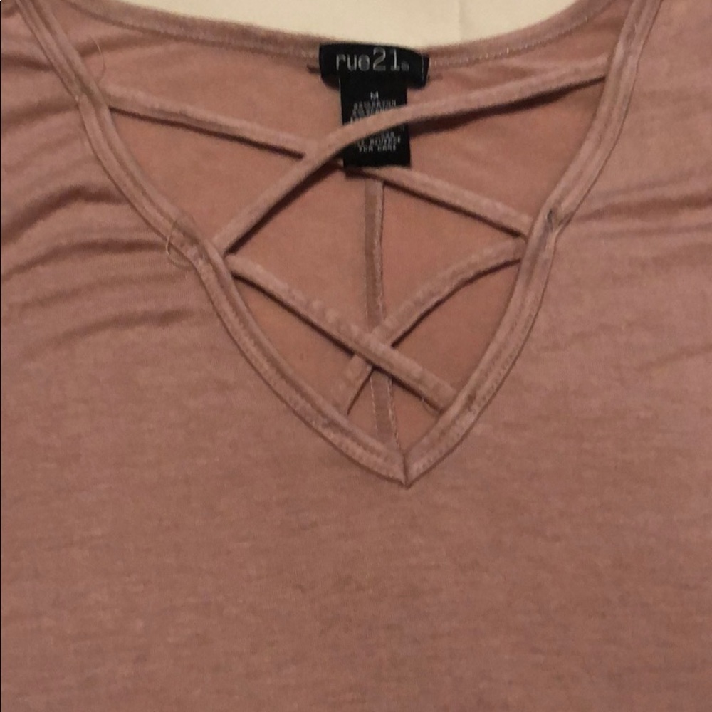 Pink tee - Picture 3 of 3